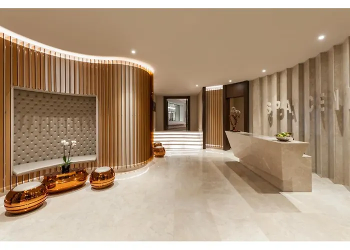 Kaya Palazzo & Casino